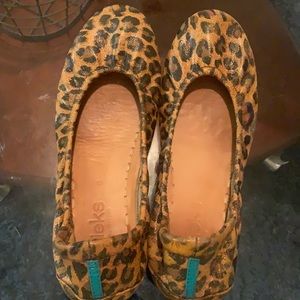 Leopard Tieks